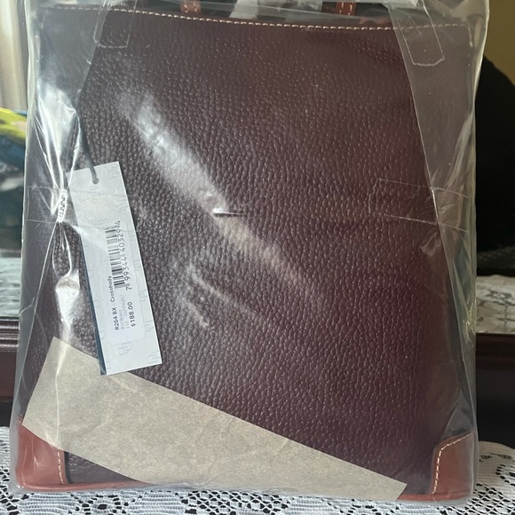 Brand new Dooney & Bourke crossbody bag - Picture 2 of 4